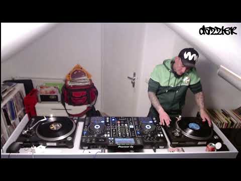 VINYL STREAM AT DAZZLER?S PLACE (DAZZLER & POTATO)