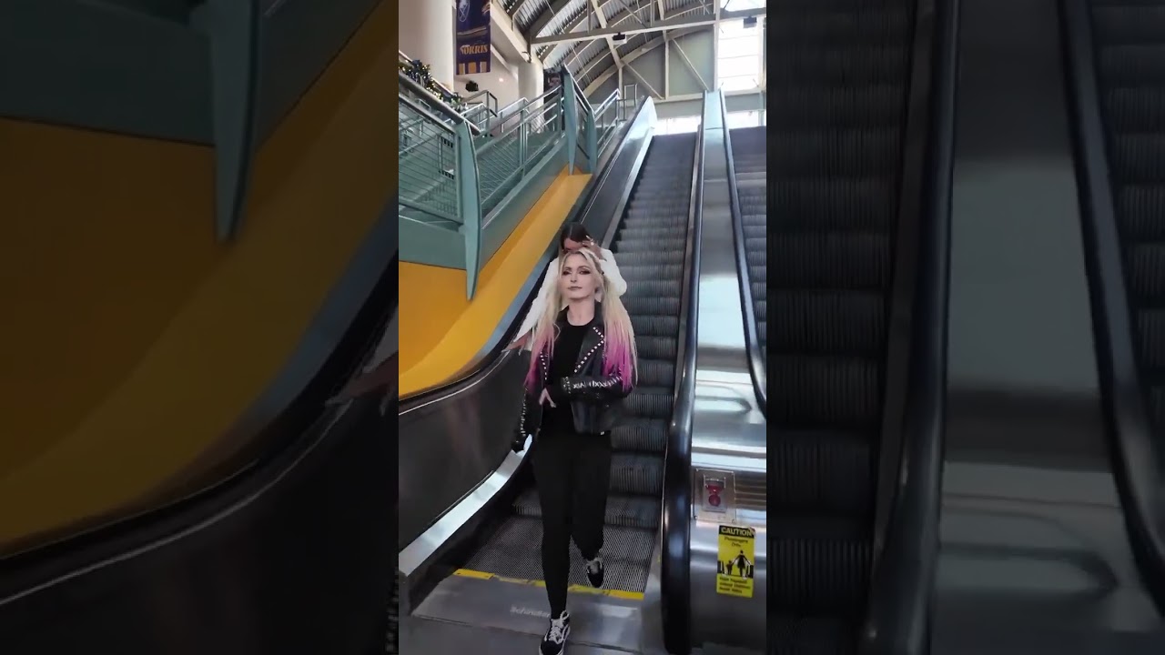 WWE Alexa Bliss and Charlotte Flair before Smackdown