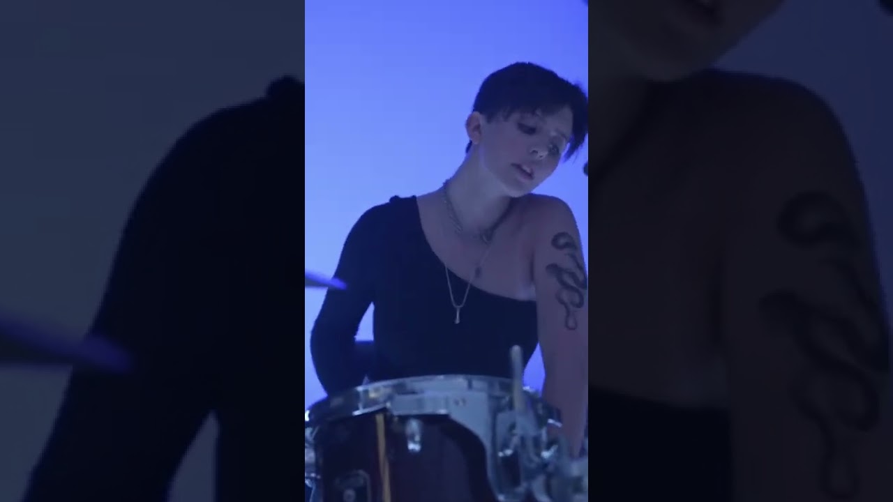 Παρακολούθηση SM6 Emily PANIC στο YouTube Παρακολούθηση SM6 Emily PANIC στο YouTube