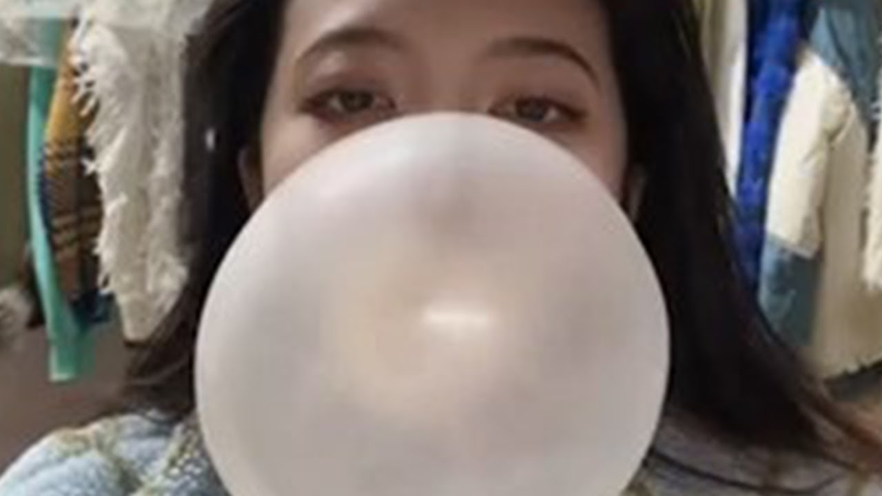 JiangJiang Bubble Gum Blowing Compilation