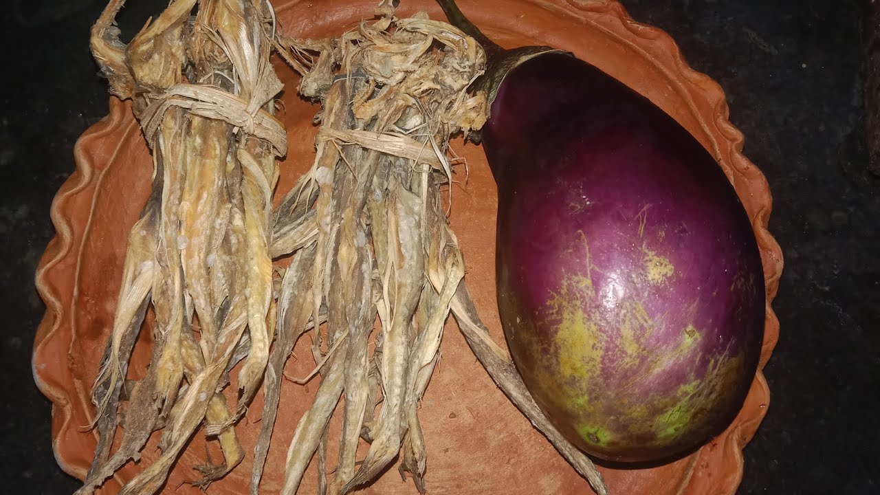 বেগুন দিয়ে লটে শুটকি মাছের ভর্তা বানিয়ে ফেলুন জাস্ট ফাটাফাটি //Sutki Macher Vorta