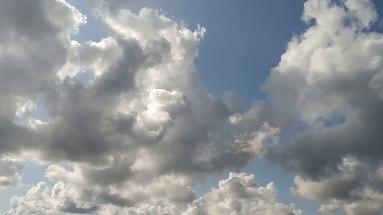 Почему двигаются облака. Движение облаков. На что похожи облака. Движение облаков на карте. Движение облаков фото.