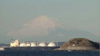 夜明けの富士山と東京湾往来船舶（Mt. Fuji and Tokyo Bay traffic ship View of the daybreak.）