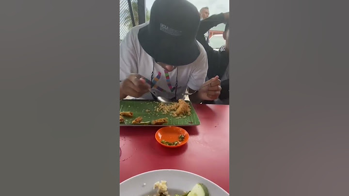 belatungnya nyaris persis sama warna nasi gorengnya#kuliner #belatung #fyp#restoran #lucu #viral