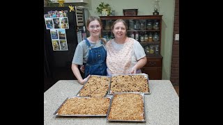 Large Family Granola (QUICK & EASY!) + Decorating Our House for Fall!