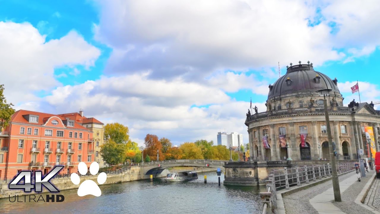 Watch Altes Museum during the day