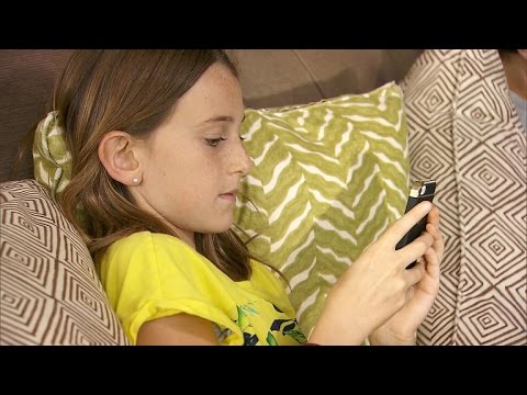 Deciding At What Age To Give A Kid A Smartphone