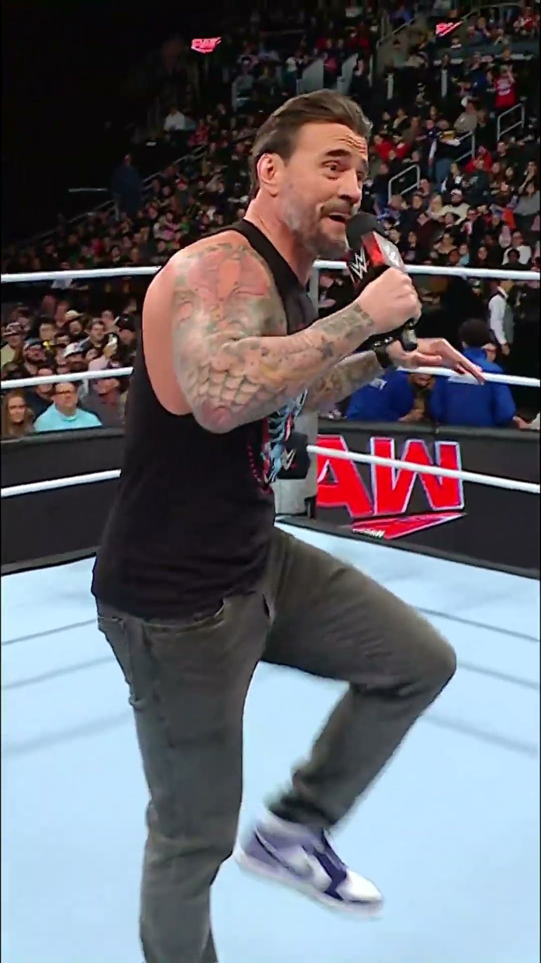 Bro actually might be Seth Rollins... ?
