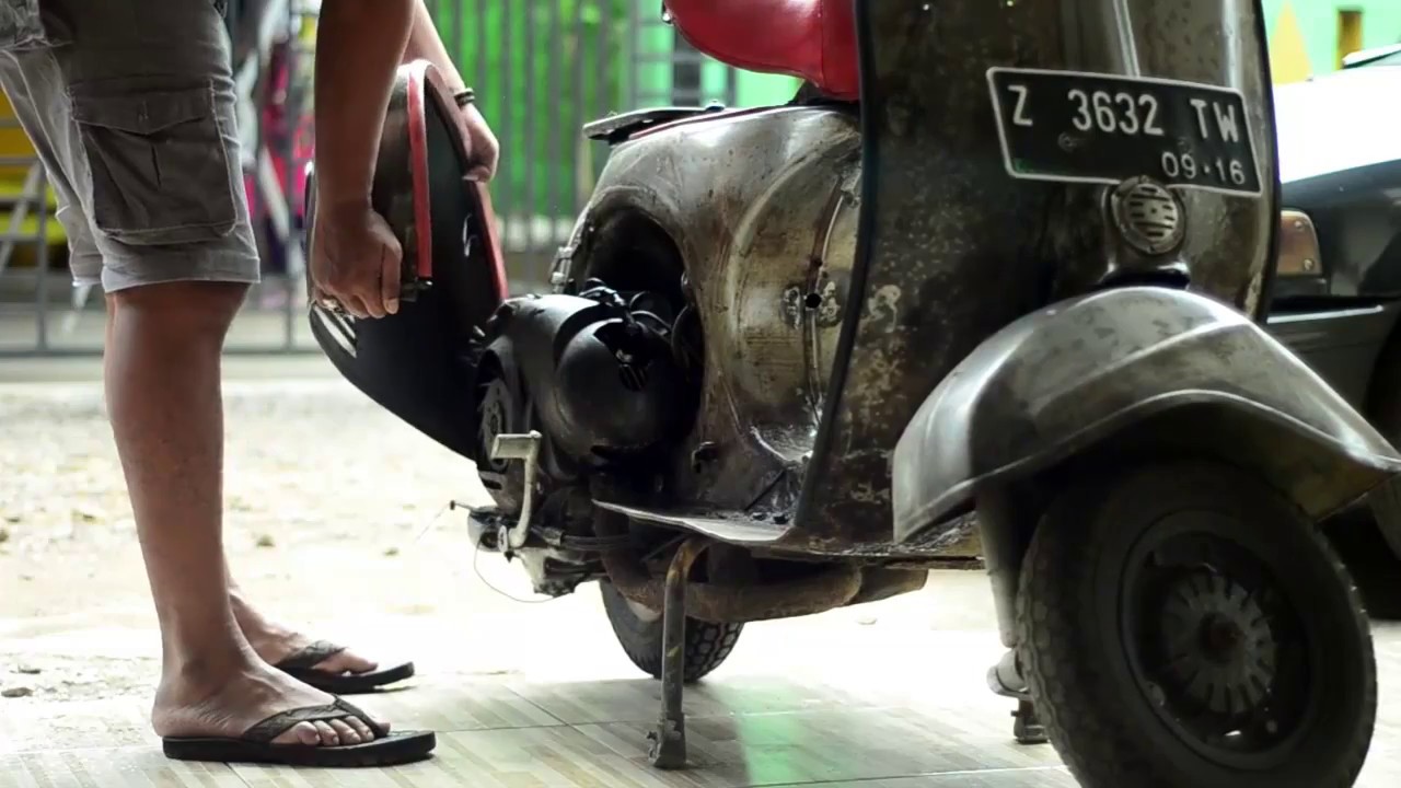 Vespa Kaleng Rombeng A K A The Budugers Scoot Youtube