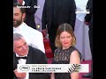 L'émotion de Pierre Salvadori sur le tapis rouge accompagné de son équipe pour La Vénus électrique !