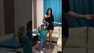 BAILANDO CON JORGITO EL GUAYACO | ME DA UNA NALGADA Y ME ENCANTA | DELLY DEFAZ | SEXY