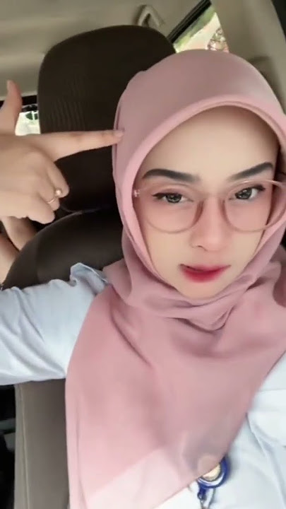 Video Ibu Guru Salsa Di Mobil Viral 😱 #salsa #gurusalsa #viralvideo #shortvideo #trending