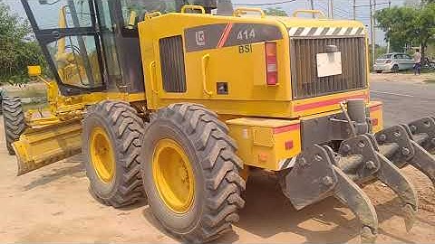 CLG414 14TONS MOTOR GRADER FROM LIUGONG. 14 Tons Motor Grader Working on the Road. The price is o...