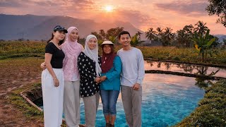 VIRAL‼️SHOCKING, MALAYSIAN TOURISTS ARE CURIOUS TO SEE THE VIRAL SINKHOLE PHENOMENON IN SITUJUAH ...