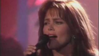 Belinda Carlisle - Heaven Is A Place On Earth (Live 1988)