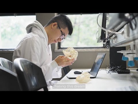 Видео: Meet Zichen, a UQ Zoology student from China