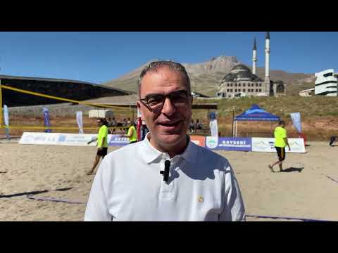 BÜYÜKŞEHİR’İN EN HAVALI VOLEYBOL TURNUVASI’NDA İLK DÜDÜK ÇALDI