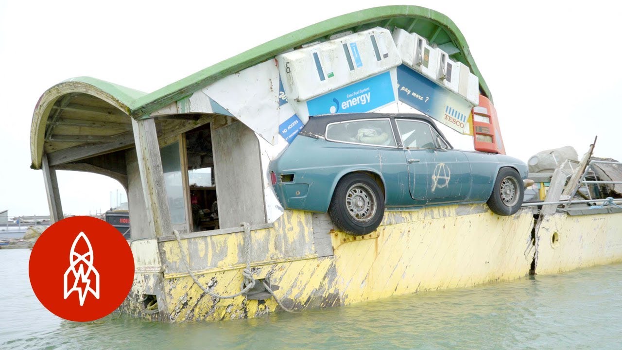 The Bizarre Houseboats of Britain