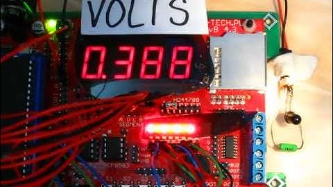 ATmega32 LED voltmeter with bar graph and light sensor (photodiode) connected