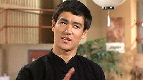 Bruce Lee  -  A finger pointing to the Moon