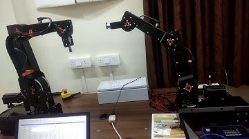 Igus Robots, coordination of two robots