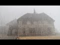 Regengeräusche zum Schnell Einschlafen nach 5 Minuten - Starker Regen und Donner auf der alten Burg