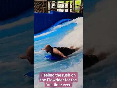 Vídeo: Six Flags Great Escape Lodge: parc aquàtic cobert de Nova York