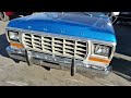 En el taller de ponchos llega de todo. aki con la ford coyote de mi amigo humberto