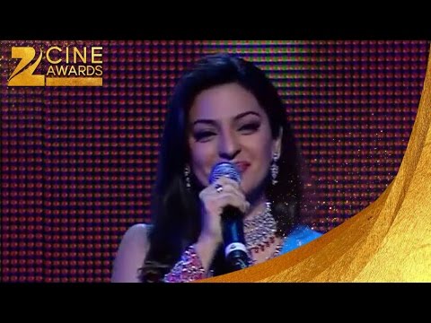 Zee Cine Awards 2005 Juhi Chawala Singing