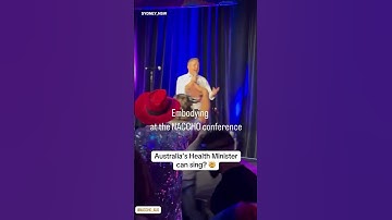 Health Minister Mark Butler goes full Elvis at conference karaoke session