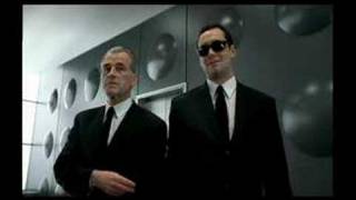 Mercedes Benz E-Class W211 Men in Black 2 Commercial