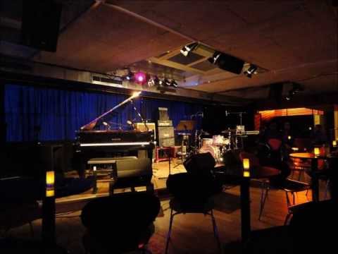 【初投稿】丸の内サディスティック【JAZZBARっぽく歌ってみた】