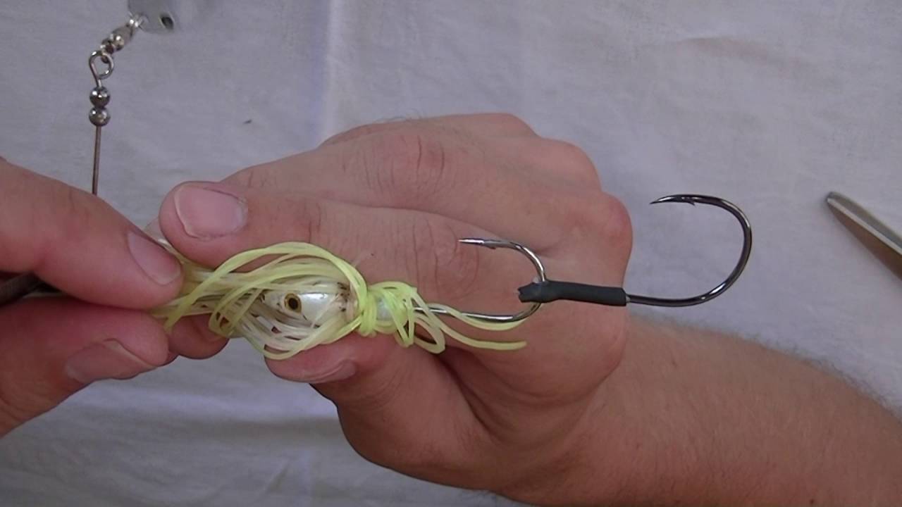 How to make a simple trailer hook on spinnerbait and catch more pike  (gopro) 