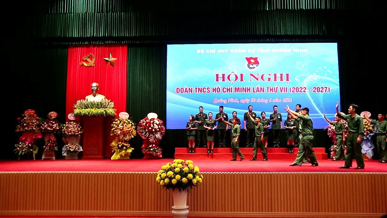 Mashup mãi mãi tuổi 20 - Bác đang cùng chúng cháu hành quân