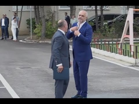 Rama-Haradinajt: Heqë kravatën