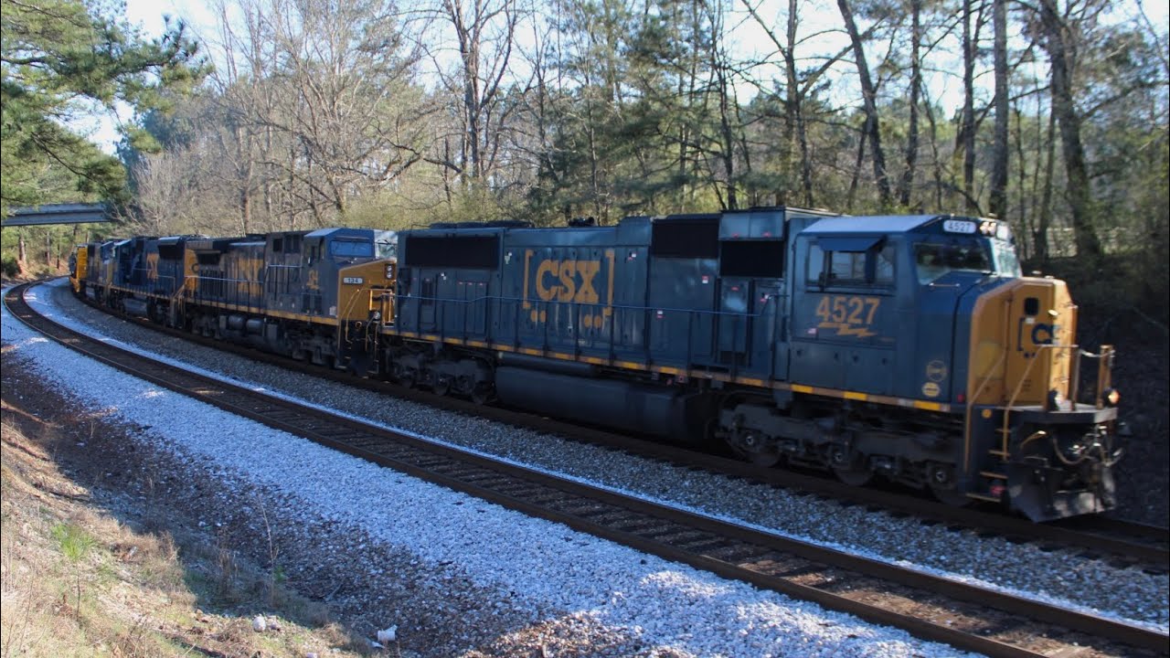 CSX 4527 leading M524 with 3 MACs, X208 with 5 motors, + lots of horn!