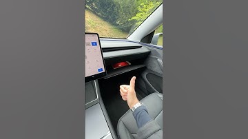 Glovebox on the new Tesla Model Y Juniper - this is how to open it 😃