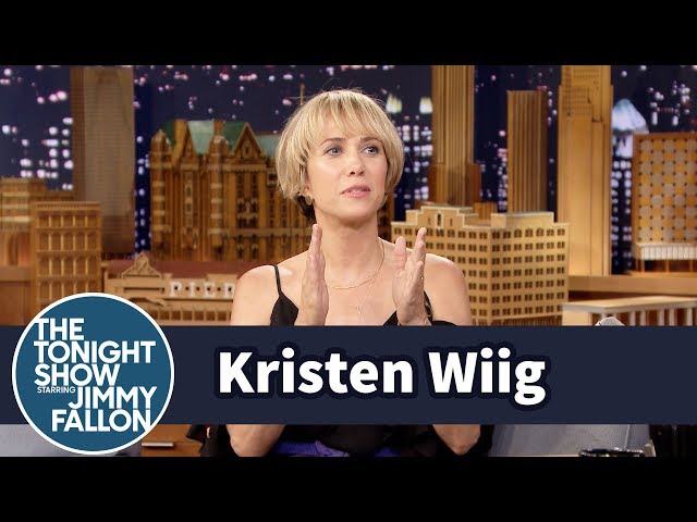 Kristen Wiig Makes Up Fake Cocktail Recipes on the Spot class=