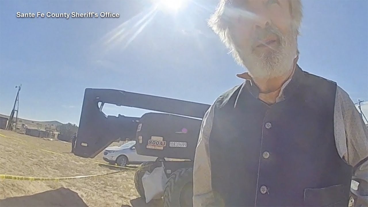 Alec Baldwin charged in deadly 'Rust' movie set shooting - YouTube