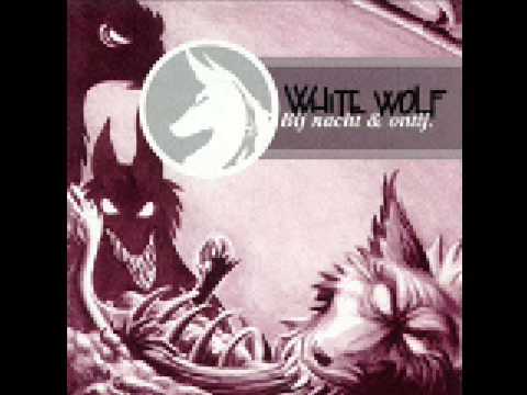 White Wolf - Het zwarte schaap