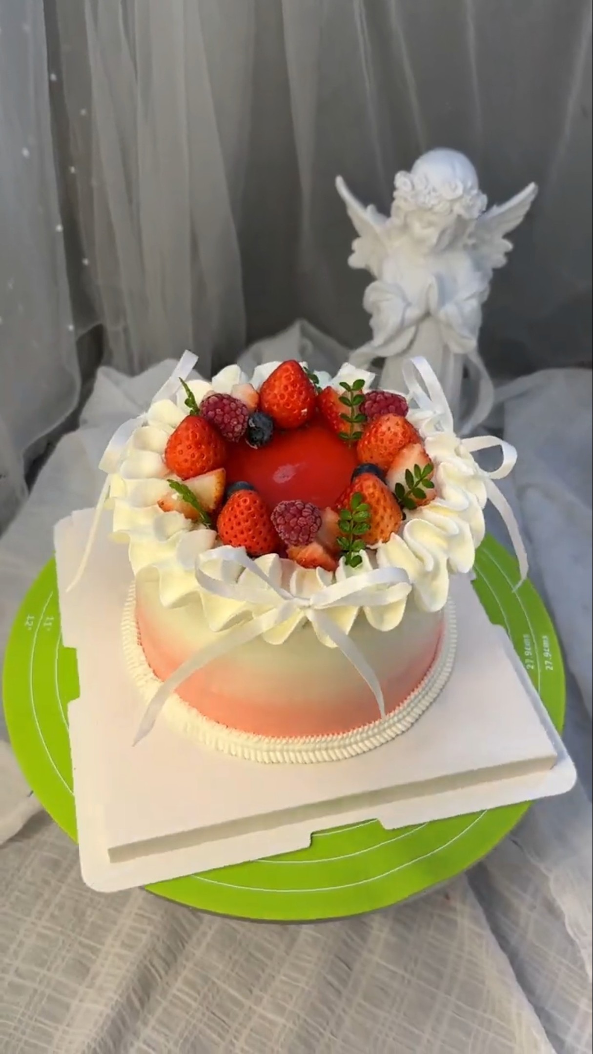Production process Technical training Hands-on teaching Cake topping Strawberry cake Fruit version ?