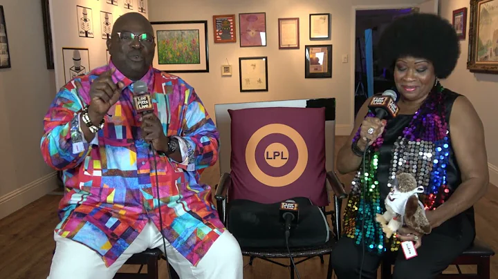 Darlene Mitchell of Hodges University chats with L...