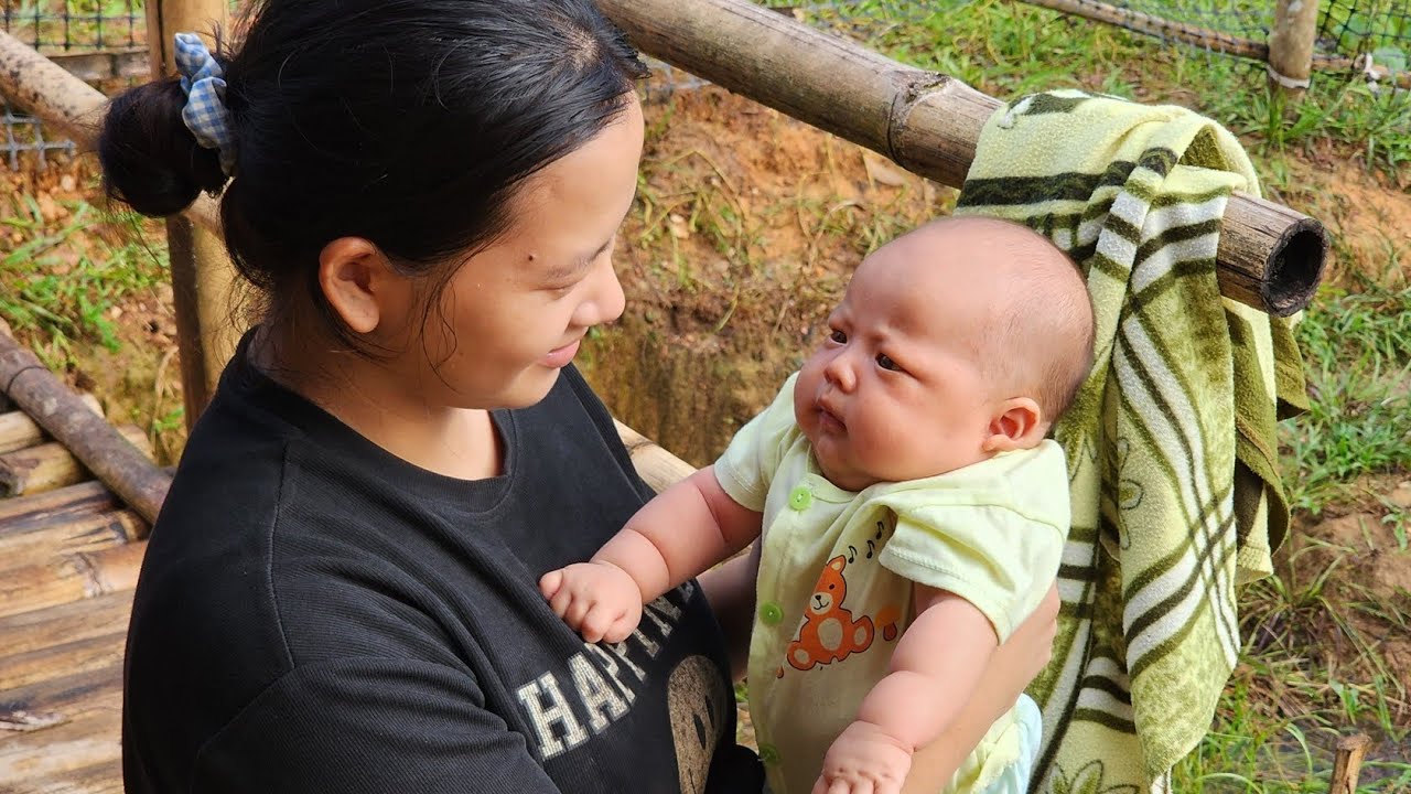 Poor mother and 2 children fight the storm - renovate the garden - sow cowpea seeds #singlemom 