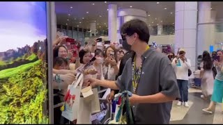 Dimash posted dears welcoming him in airport