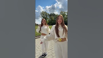 😅 #fun #dance #trending #shortvideo #dancer #trend #funny #twins #sisters #trending #spaß