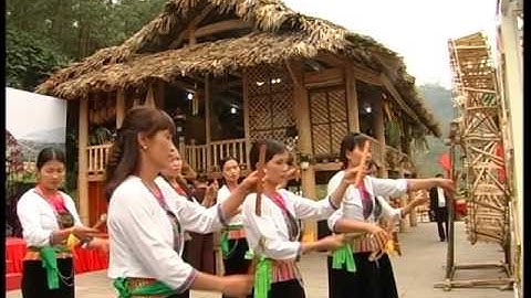 Nhà sàn của người Mường Thanh Sơn