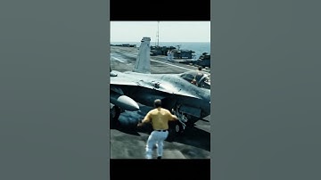 Arrestor Cable Malfunctions During Jet Landing 🚢💥