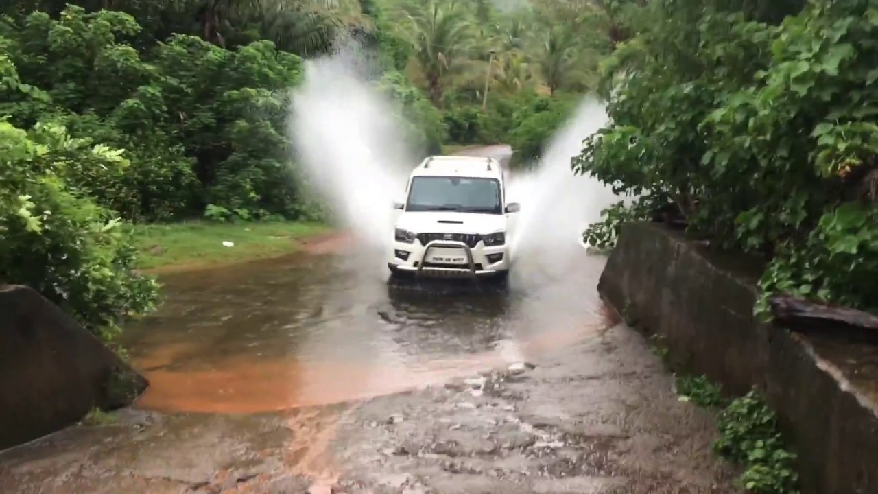 Mahindra Scorpio S10 2015