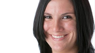 I Qepa Kostumin Dhe Ai Me Qepi Mua