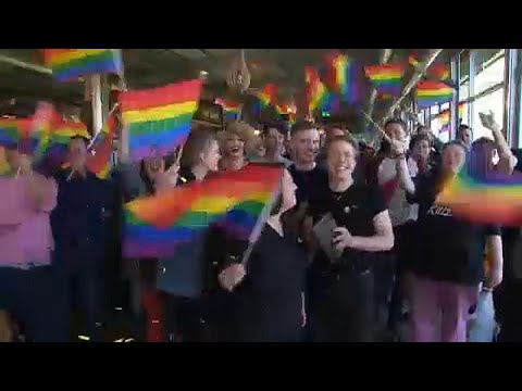 В Швейцарии гомофобия теперь - преступление